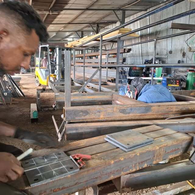 Bodega de vigas y materiales de TCH